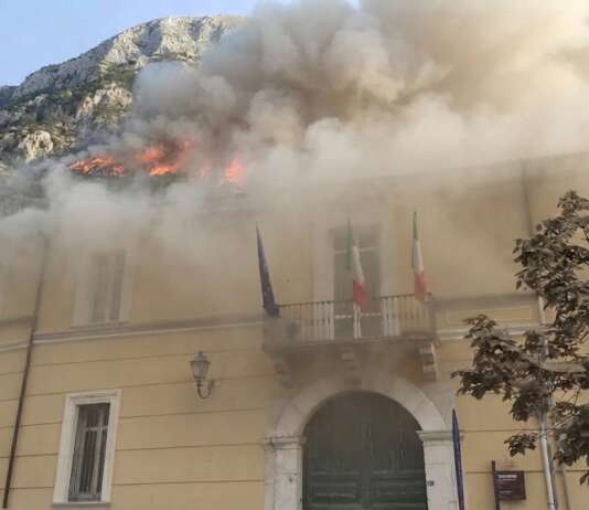 Il cuore della città e quello della Dormiente: il Sannio è terra che brucia