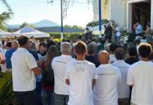 L’ultimo saluto a Costantino, il ragazzo che ha unito tante comunità