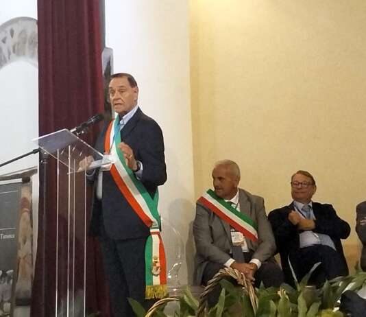 Il sindaco Mastella riceve ‘La Castagna d’oro’ a Marzano Appio