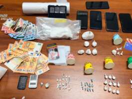 Cocaina e crack pronti per lo spaccio, due arresti