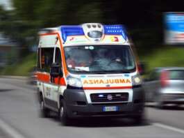 Dramma in strada, muore dopo un improvviso malore