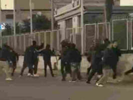 Tifoso in coma dopo scontri a Pozzuoli, in tre scarcerati per dubbi sull’identificazione