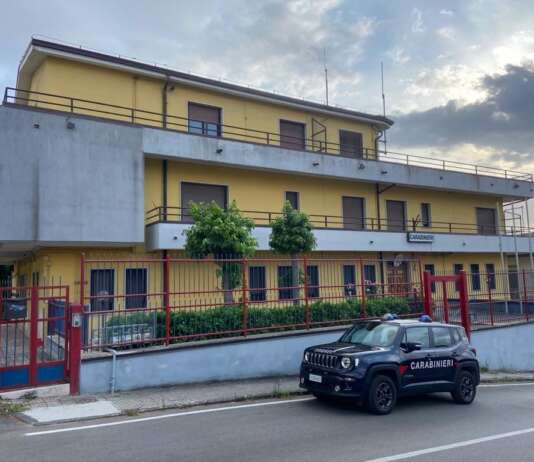 Fabbricava documenti di identità falsi: arrestato 26enne