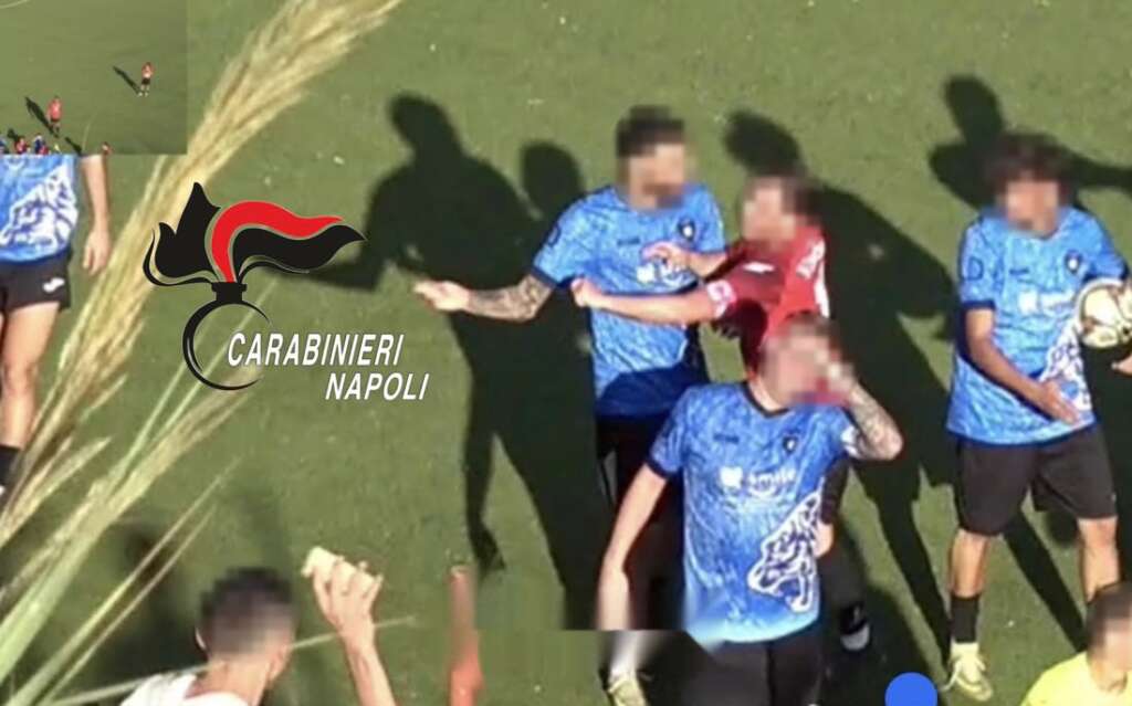 arbitro colpito da un mattone durante la partita 12 denunciati da Anteprima24.it arbitro colpito da un mattone durante la partita 12 denunciati