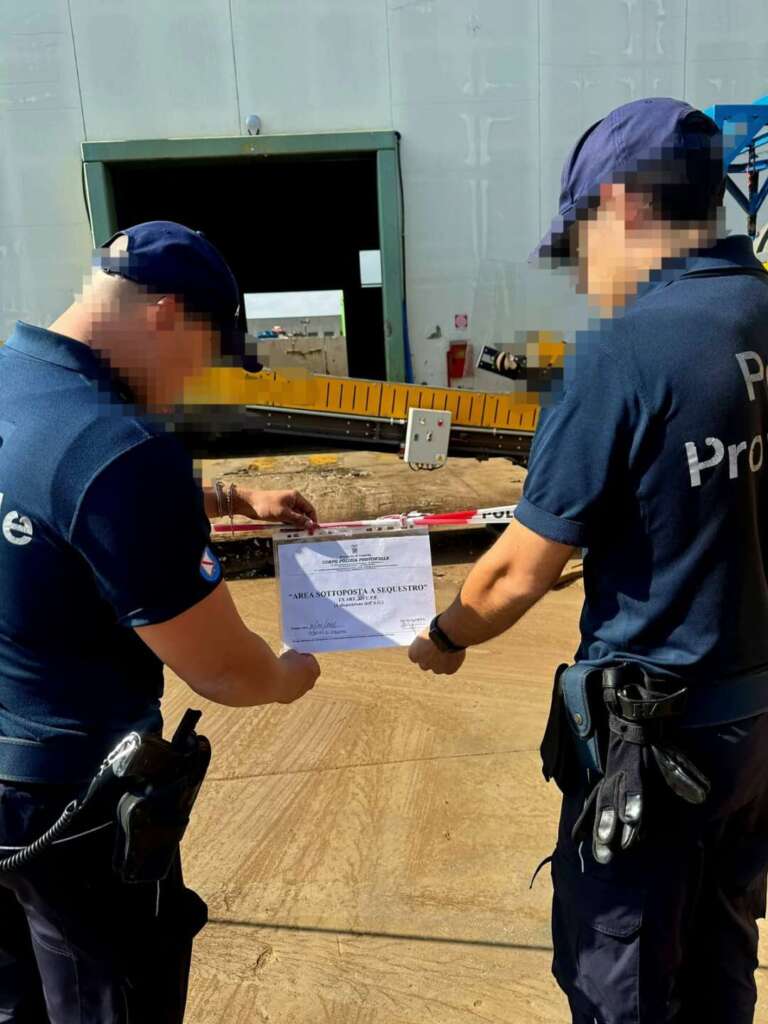 gestione illecita di rifiuti sequestrata un8217azienda denunciato il titolare da Anteprima24.it gestione illecita di rifiuti sequestrata un8217azienda denunciato il titolare