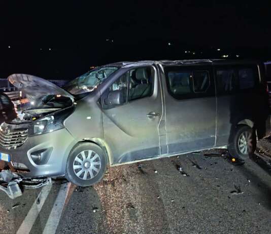 Incidente sulla Tangenziale Ovest, coinvolti un trattore e un furgoncino