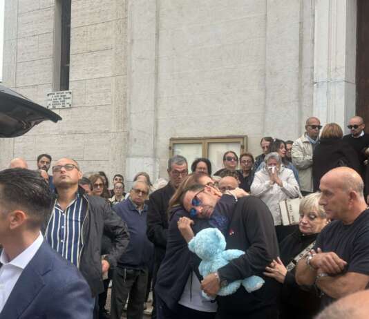 “Te ne vai e porti via i miei sogni”: lo straziante addio a mamma Giovanna e il suo piccolo