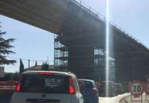 Si avvicina al Ponte e minaccia il peggio: dramma sfiorato