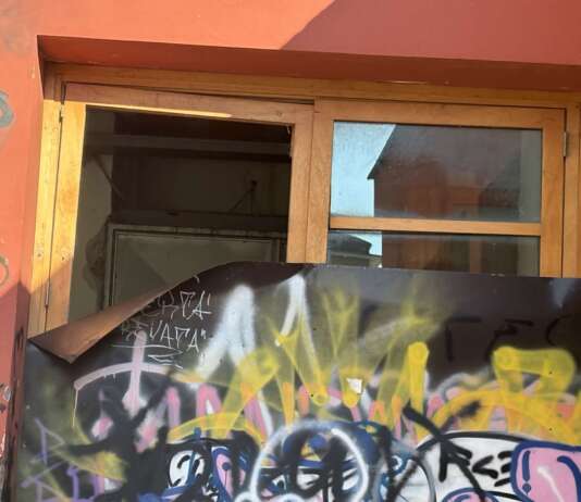 FOTO- Non solo Teatro, raid senza sosta anche all’ex Eliseo