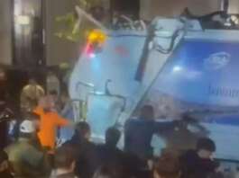 Picchiato dal branco a Napoli, nel gruppo anche i figli di due poliziotti