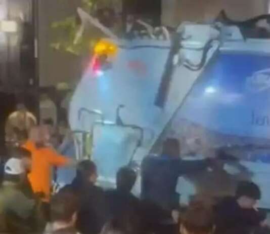 Picchiato dal branco a Napoli, nel gruppo anche i figli di due poliziotti