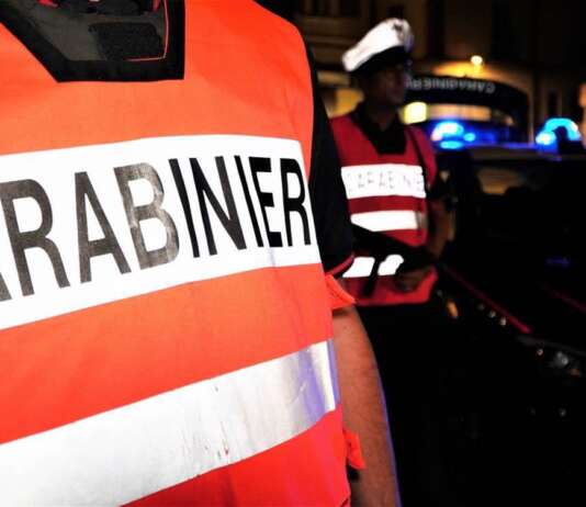 Lite familiare finisce nel sangue: lui ferito all’addome, lei in stato di fermo Carabinieri