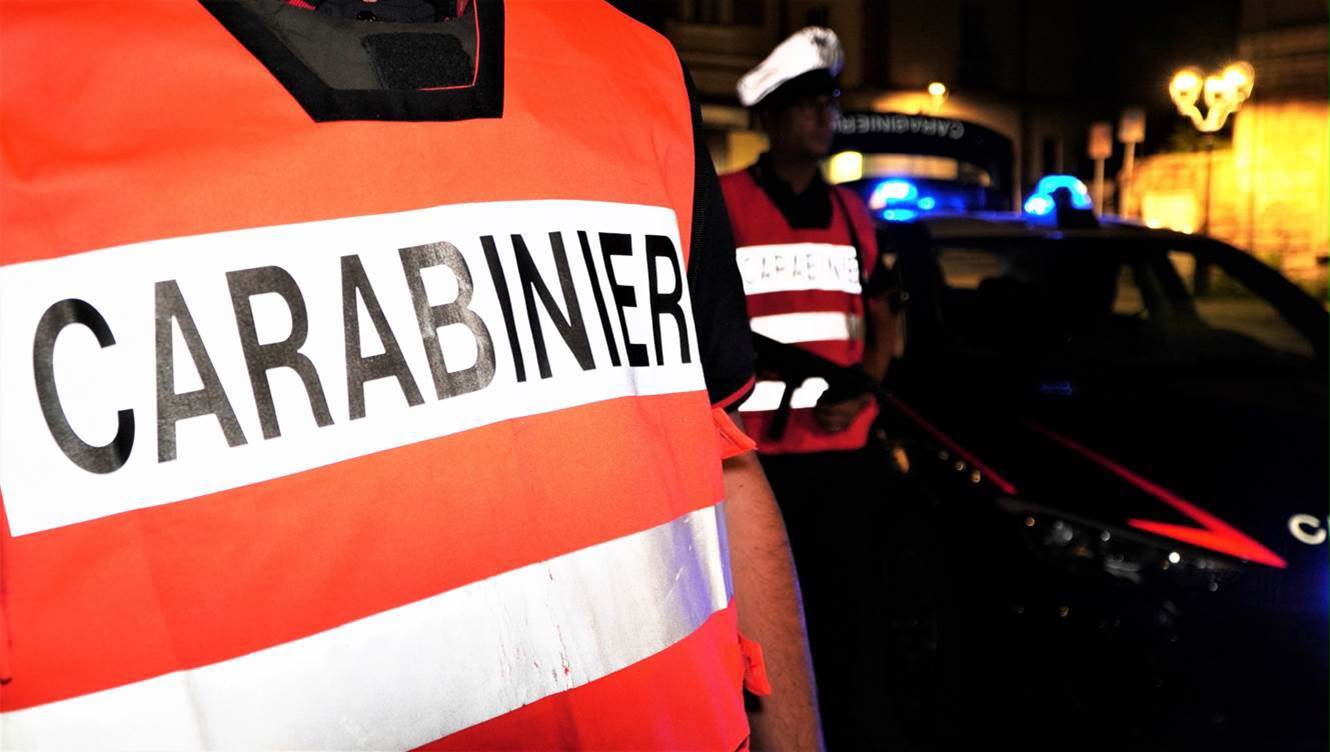 si agitano alla vista dei carabinieri la perquisizione fa scoprire cocaina e marijuana da Anteprima24.it si agitano alla vista dei carabinieri la perquisizione fa scoprire cocaina e marijuana
