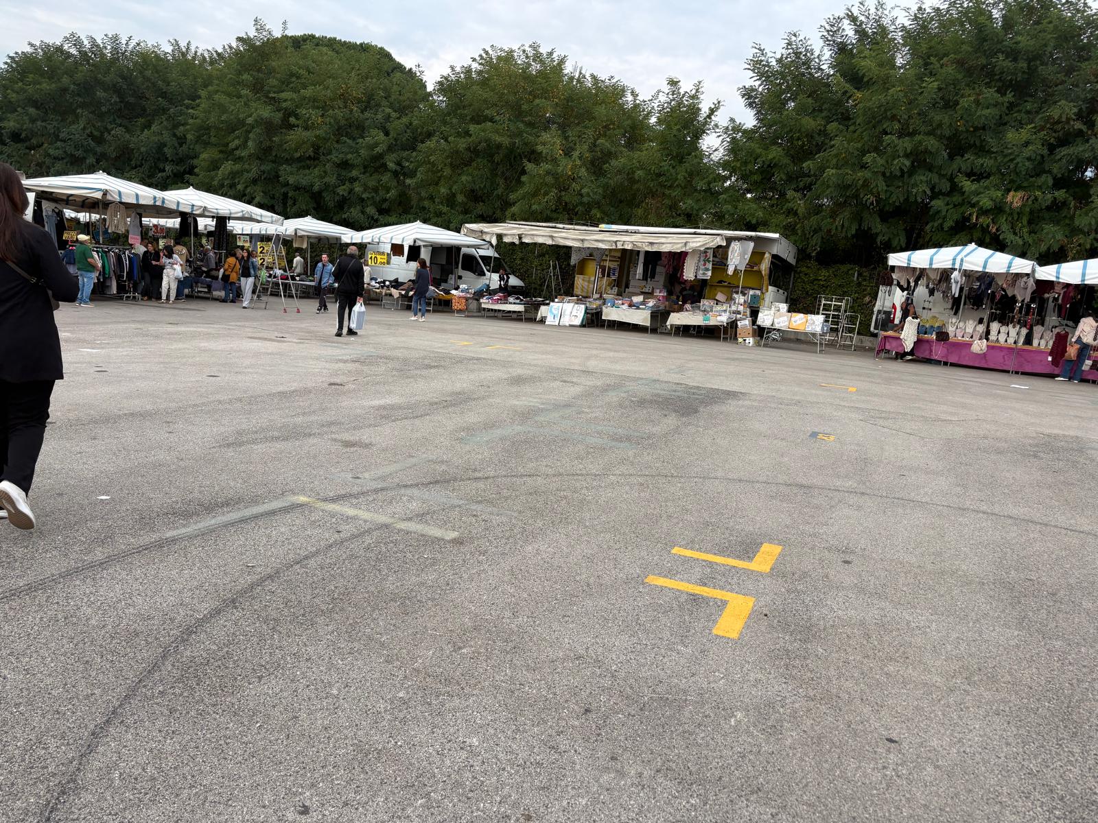 mercato aspettando il ritorno a casa lentamente 8216muore8217 da Anteprima24.it mercato aspettando il ritorno a casa lentamente 8216muore8217
