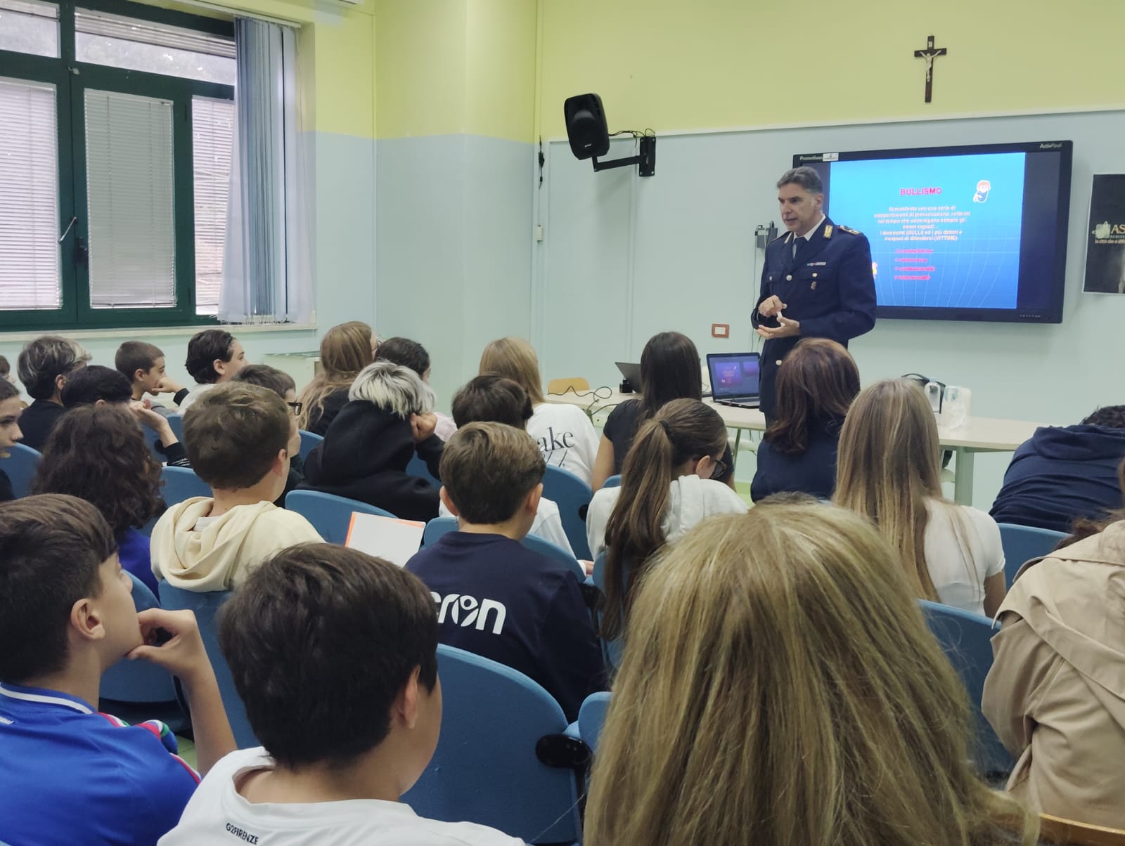 sicurezza in rete e cittadinanza digitale la polizia postale incontra gli studenti dell8217ic sant8217angelo a sasso moscati di benevento da Anteprima24.it sicurezza in rete e cittadinanza digitale la polizia postale incontra gli studenti dell8217ic sant8217angelo a sasso moscati di benevento