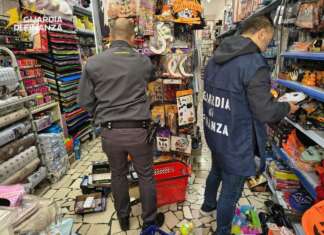 Halloween, maxi sequestro della Finanza: 40mila articoli irregolari