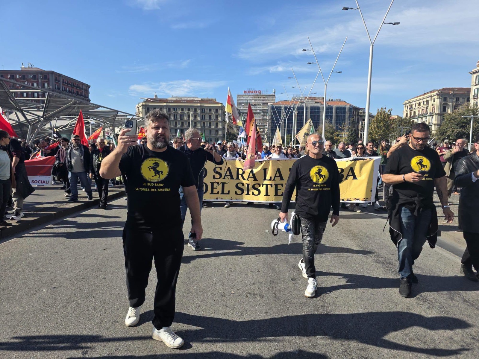 sciopero autonomia napolitana a napoli 232 guerra di popolo contro l8217insostenibilit224 della vita da Anteprima24.it sciopero autonomia napolitana a napoli 232 guerra di popolo contro l8217insostenibilit224 della vita