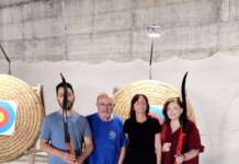 FOTO/ Tiro con l’arco per non vedenti, il primo incontro tra emozioni e bersagli centrati