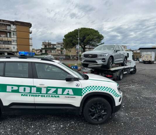 Auto rubata in Svezia ritrovata e sequestrata tra Volla e Ponticelli dalla Polizia Metropolitana di Napoli
