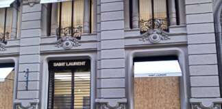 Napoli tra cortei e paura: l’ombra della guerriglia fa blindare le griffe di Chiaia