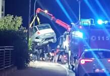 Via Avellino, perde il controllo della Multipla e finisce sul muretto: illeso il conducente