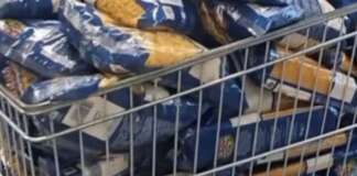 Carrelli pieni di pasta e scaffali vuoti: l’egoismo delle persone mascherato da paura
