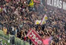 Salernitana, tifoseria divisa tra contestazione e sostegno