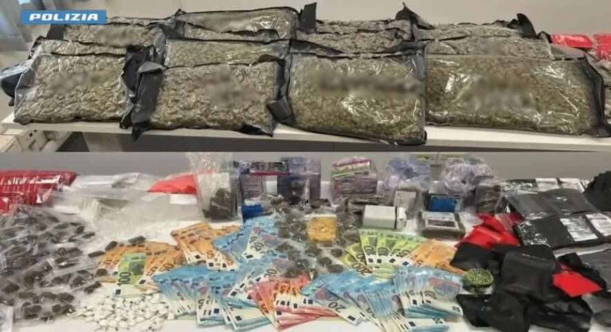 venti chili di droga in un locale che era nella sua disponibilit224 arrestata da Anteprima24.it venti chili di droga in un locale che era nella sua disponibilit224 arrestata