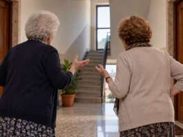 Non usciva più per paura della vicina: chiesto il processo per una donna di 80 anni