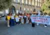 Docenti e Ata uniti senza sindacati, anche a Napoli flash mob: “Per la dignità del lavoro a scuola”