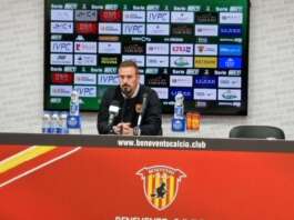 Benevento, Floro Flores: “Le partite vanno chiuse. Ai ragazzi va fatto solo un applauso” floro flores
