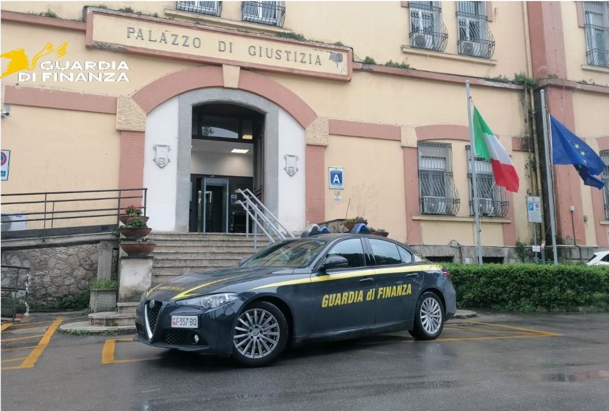 sequestrati 500 chili di sigarette di contrabbando tre obblighi di dimora da Anteprima24.it sequestrati 500 chili di sigarette di contrabbando tre obblighi di dimora