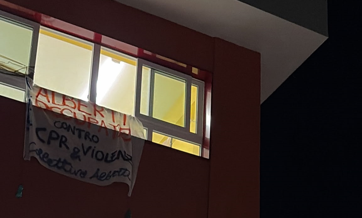 scuole occupate a napoli raid esterno all8217alberti studenti aggrediti atenei l8217orientale in occupazione da Anteprima24.it scuole occupate a napoli raid esterno all8217alberti studenti aggrediti atenei l8217orientale in occupazione