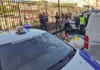 Prima travolto da uno scooter, poi a terra viene investito da un furgoncino: pedone muore