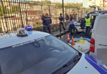 Prima travolto da uno scooter, poi a terra viene investito da un furgoncino: pedone muore