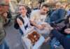 Sciopero a Napoli, sfogliatelle alla polizia: “Non siete voi il problema”