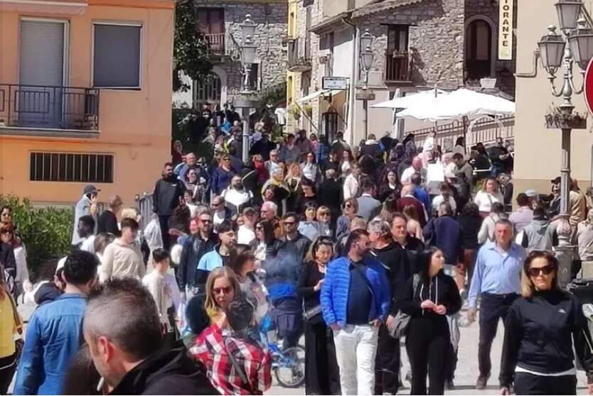 a pietrelcina boom di fedeli nel giorno di san francesco da Anteprima24.it a pietrelcina boom di fedeli nel giorno di san francesco