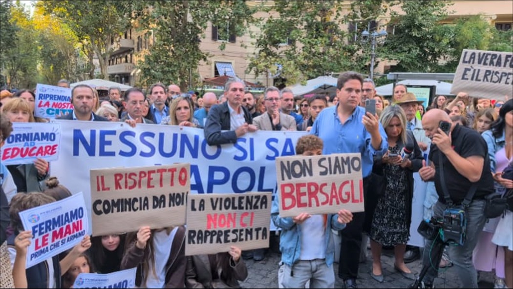vomero centinaia in piazza contro violenza giovanile scatenata de iesu irrealistiche soluzioni subito da Anteprima24.it vomero centinaia in piazza contro violenza giovanile scatenata de iesu irrealistiche soluzioni subito