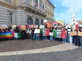 FOTO/ Studenti e sindacati in protesta: Benevento si colora per un futuro migliore