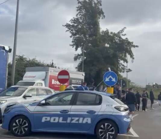Pontecagnano Faiano, sindaco e negozi dalla parte dei tir
