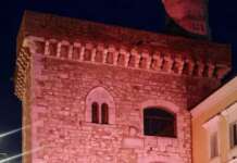 La Rocca dei Rettori si illumina di rosa: Benevento richiama l’attenzione sulla prevenzione