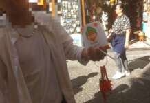 Decumani tra folklore e degrado: l’assalto dei venditori abusivi ai turisti