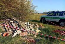 Mondragone, rinvenuto cemento-amianto in un terreno agricolo: sequestro della polizia provinciale