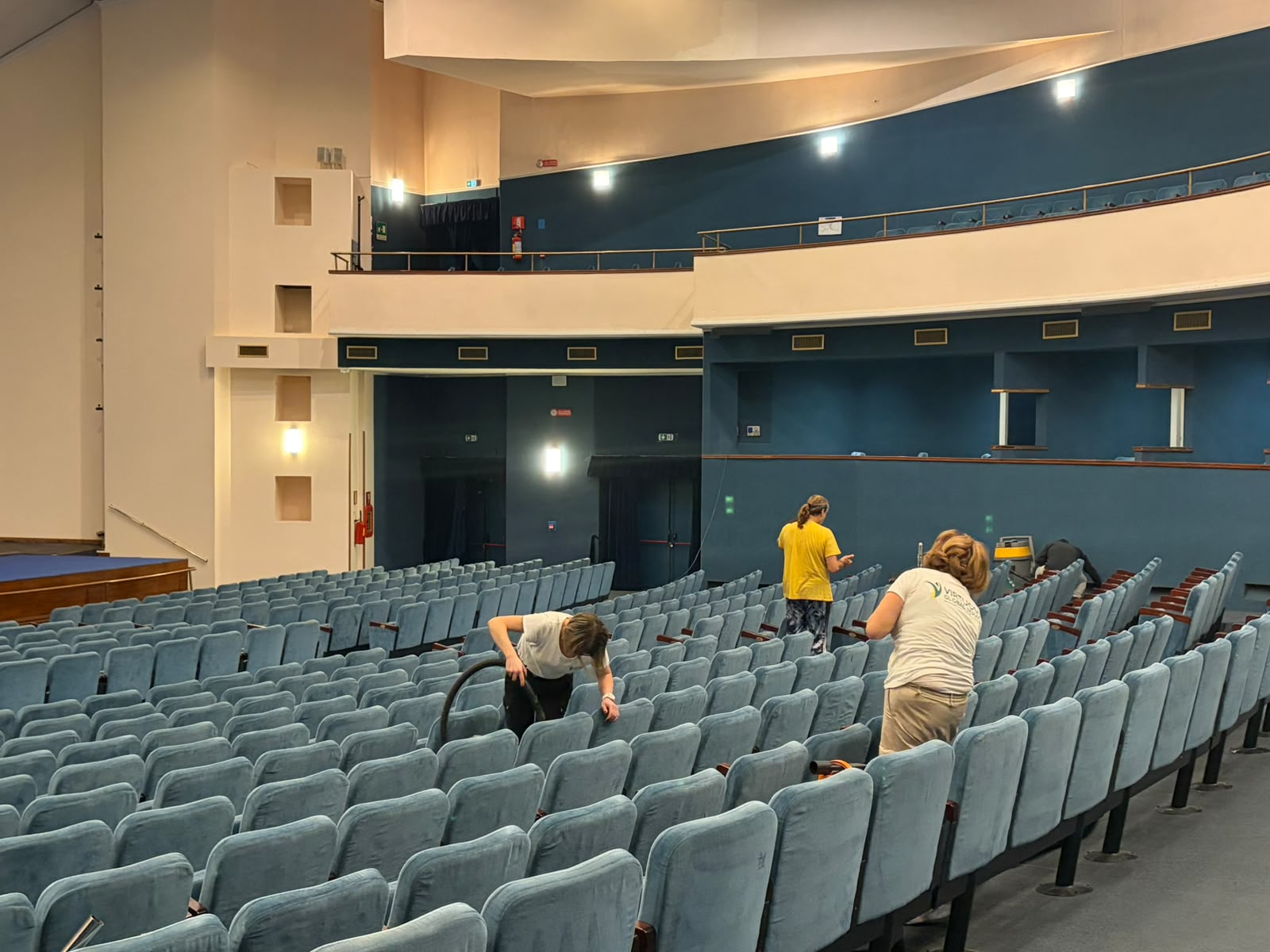 teatro pulizia lampo l8217opposizione chiede le dimissioni di cipriano da Anteprima24.it teatro pulizia lampo l8217opposizione chiede le dimissioni di cipriano